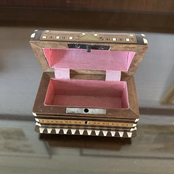 Vintage Inlaid Wood Marquetry Jewelry Trinket‎ Box Lined 4.75'' x 3''